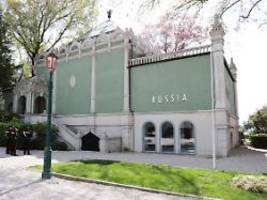 Meloni boykottiert Eröffnung: Jury der Venedig-Biennale tritt wegen Beteiligung Russlands zurück